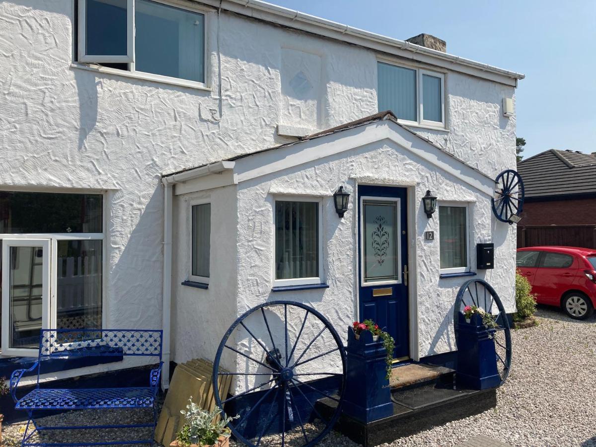 Holm On The Lane Hotel Birkenhead Exterior photo